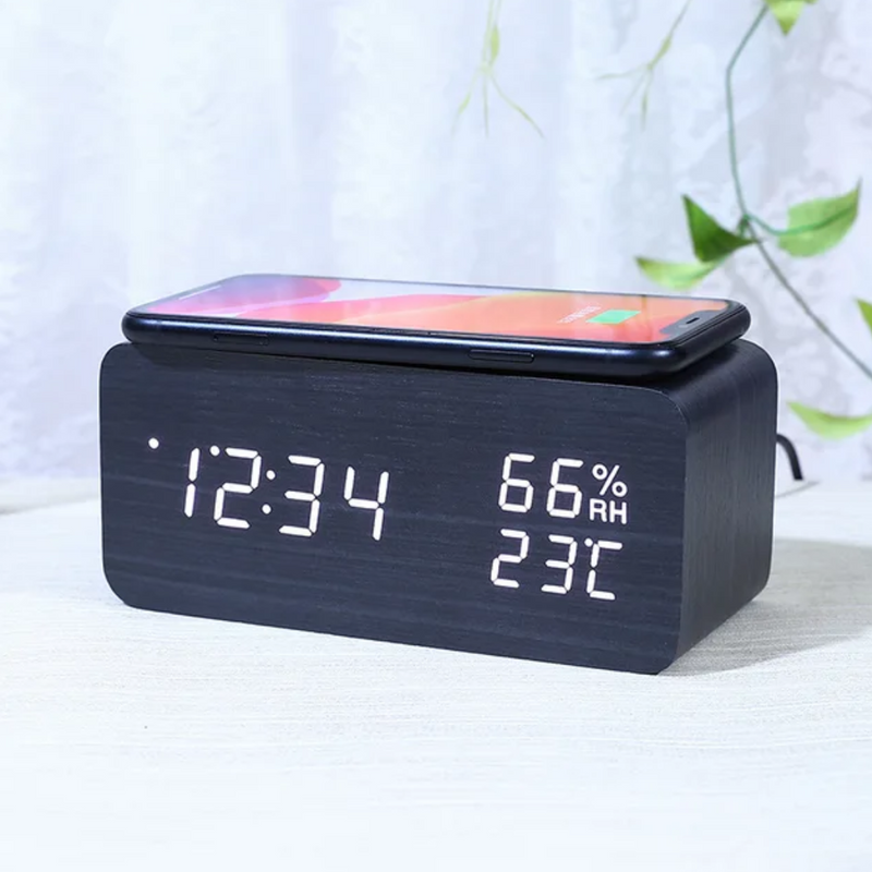 Relógio Digital de Madeira | Carregador de Celular Sem Fio